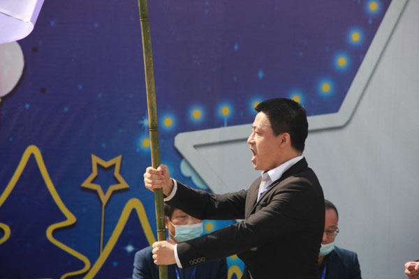 发表出征宣言