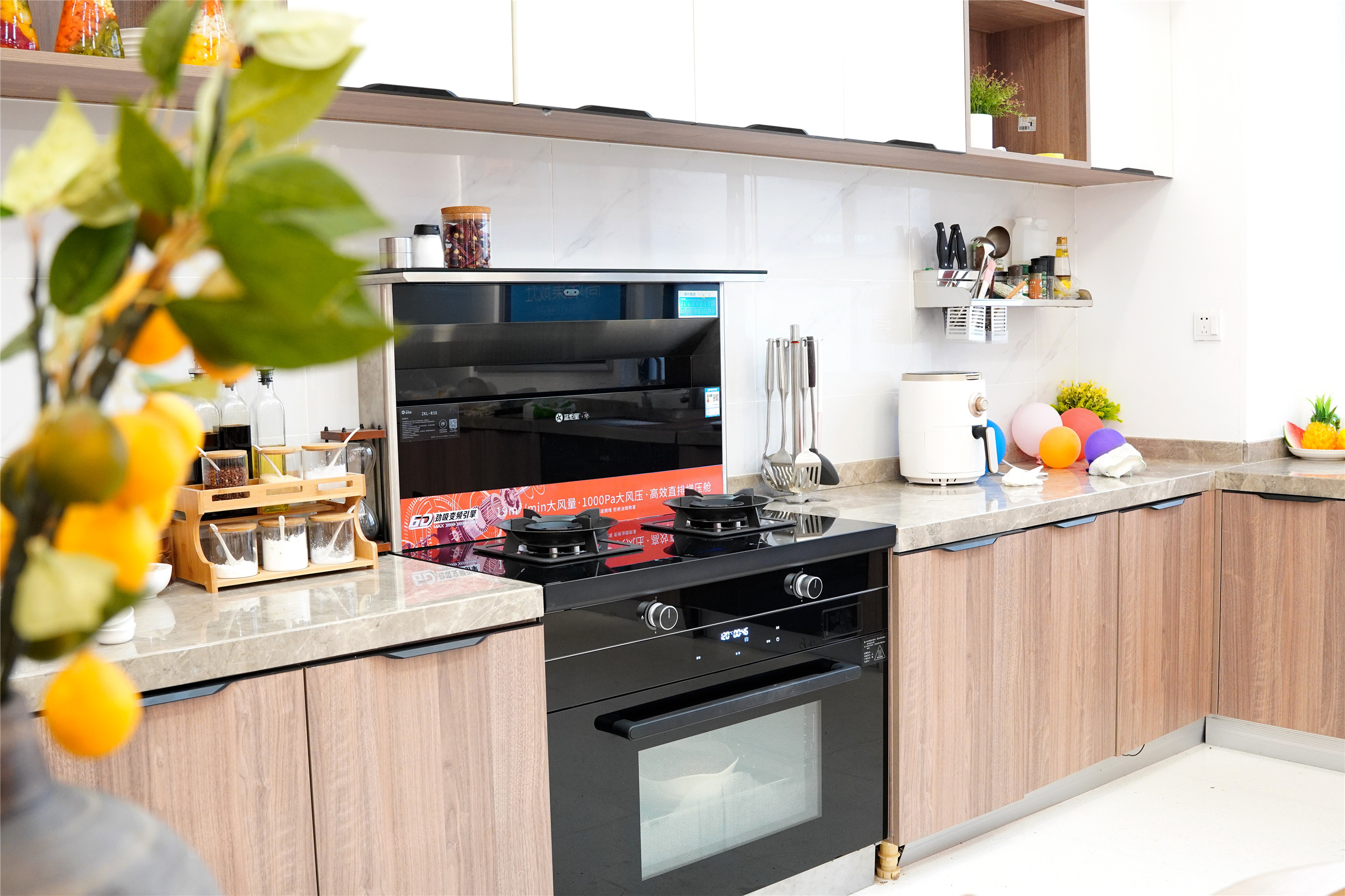 蓝炬星集成灶温暖你的厨房，带你感受最佳体验